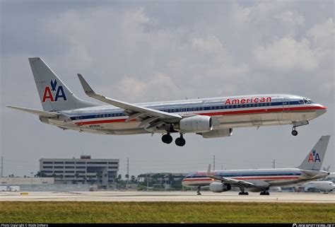 N935AN American Airlines Boeing 737 823 WL Photo By Wade DeNero ID