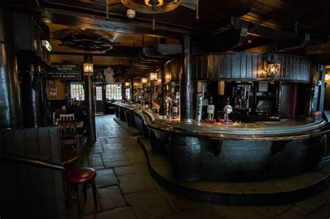 HISTORIC PUB CRAWL – The Prospect of Whitby – Number One London