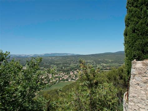 Premium Photo Le Castellet In France