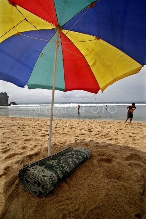 Potensi Wisata Pantai Antara Foto