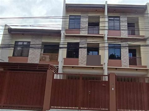 Bedroom Storey Townhouse For Sale In Tandang Sora Quezon City