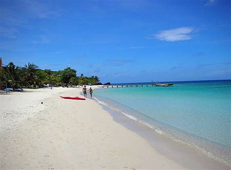 ROATAN, HONDURAS - Infinity Bay Spa & Beach Resort