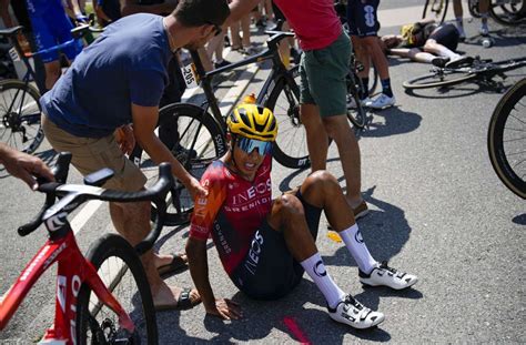 Tour De France Zuschauer L St Massensturz Aus Sport