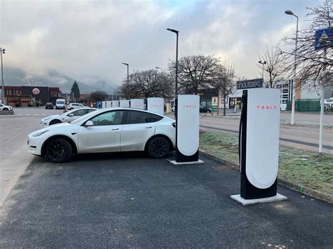 New Tesla Superchargers blocked by union efforts in Sweden: report