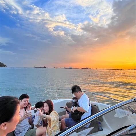 Singapore: Sightseeing Cruise with Dinner Tickets