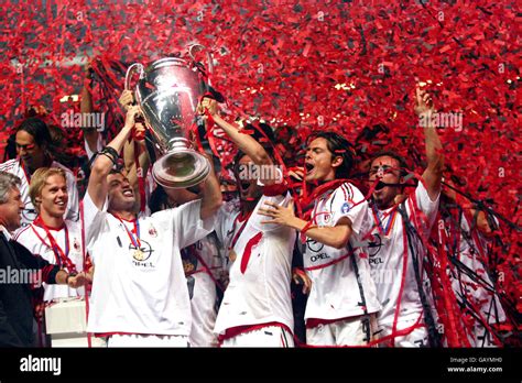 Ac Milan Players Celebrates With The Uefa Champions League Trophy Hi