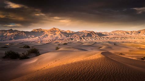 Download Stunning 4k Desert Landscape Wallpaper