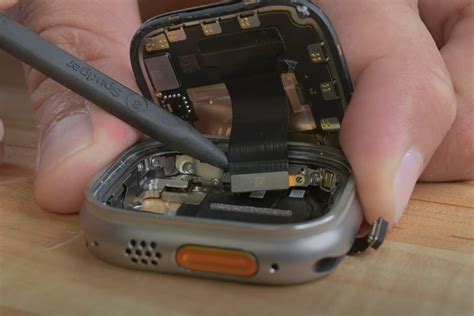 Ifixit Teardown Looks At The Guts Of The Apple Watch Ultra The Verge