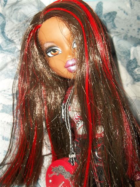 Closeup Of Bratzs Sasha Help Help Which Bratz Sahas Is She With Red Streaked Hair Red