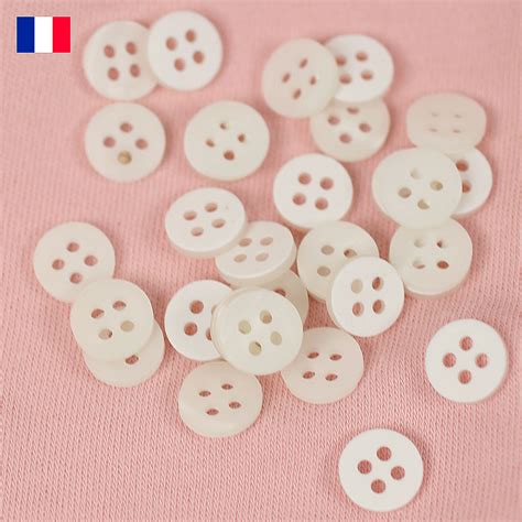 Boutons Ronds Quatre Trous En Galalithe Blanc Mm Pour Parfaire Vos