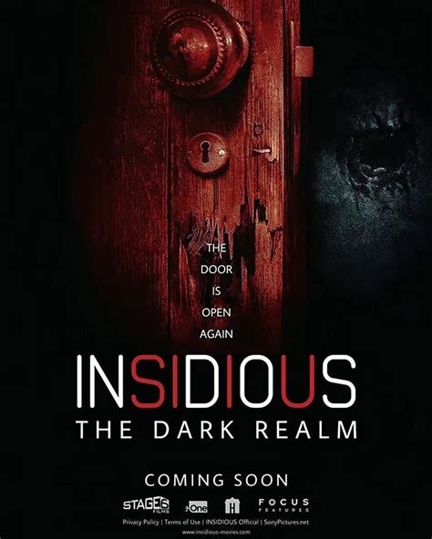 The Movie Poster For Insidious Which Features Two Faces And An Open Door