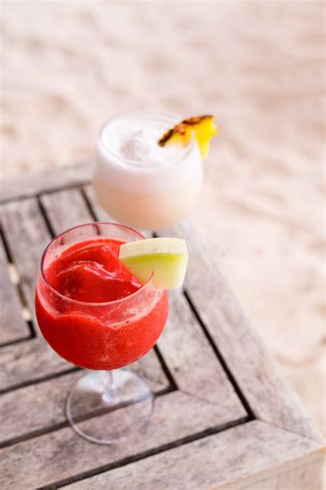 Exotische Cocktails Am Strand Stockbild Bild Von Meer Getr Nk