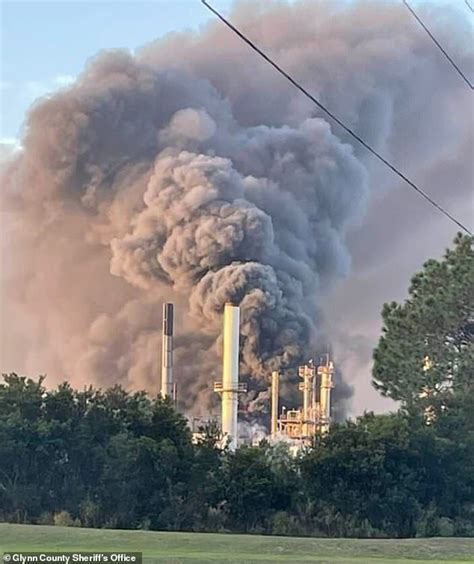 Homes Are Evacuated As Fire Rips Through Georgia Chemical Plant Chemical Plant Chemical