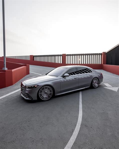 Slammed Mercedes Benz S 580 Rides On Full Brushed D100s As Classy Silver Arrow Autoevolution