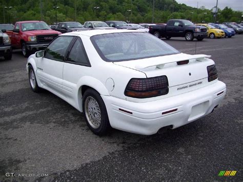 1996 Bright White Pontiac Grand Prix Se Coupe 10930072 Photo 3