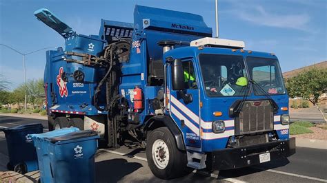 Republic Services Peterbilt Mcneilus Zr Garbage Truck On Las