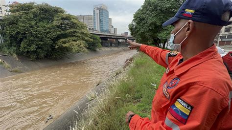 Autoridades Monitorean Niveles Del R O Guaire En Caracas Red Radio