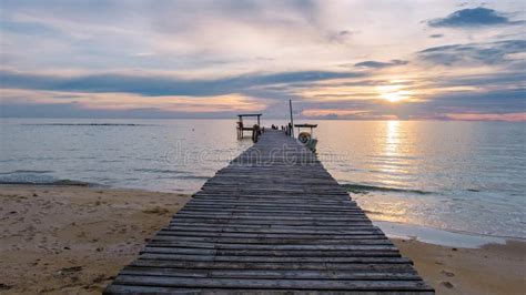 Isla Tropical Koh Kood En La Provincia De Trat Thailand Muelle De