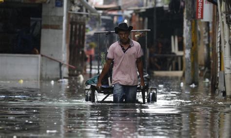 Chuva causa desabamentos e inundações no Rio de Janeiro