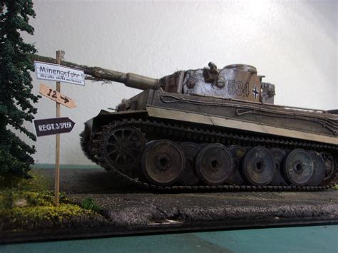 German Tiger I Early Production Tank Plastic Model Tank