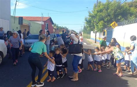 Creche Evacuada Ap S Principio De Inc Ndio Na Rede El Trica