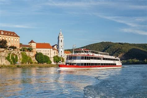 Wachau Valley day trip with river cruise on the Danube on TourMega - TourMega