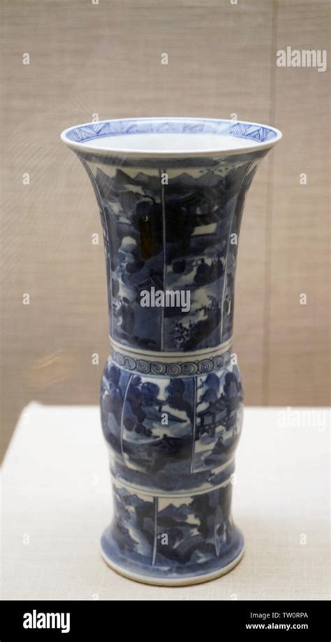 Ming Dynasty porcelain Stock Photo - Alamy