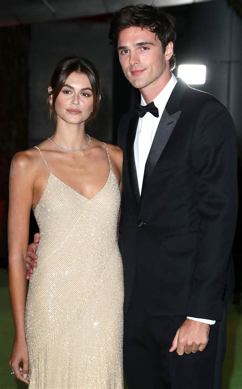 ジェイコブ・エロルディの完全な出会い歴の歴史：ゼンダヤ、カイア・ガーバー、その他 – 価格予測