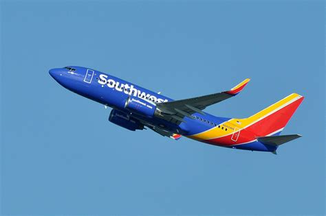 Plane operated by Southwest Airlines comes within 400 feet of crashing into ocean near Līhuʻe ...