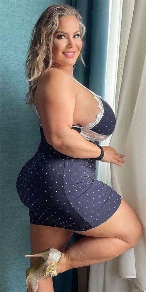 Pin By Lajos Kovács On Molett Elegancia In 2023 Real Curvy Women