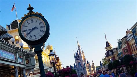 Pros And Cons Of Early Morning Magic At The Magic Kingdom