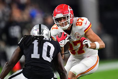 Chiefs vs. Raiders, Week 18: Chiefs Wire staff predictions