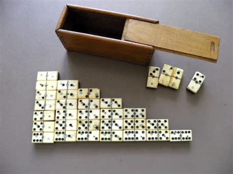 Tres Ancien Jeu De Dominos En Os Et B Ne Dans Sa Boite D Origine