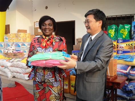 La Communaut Chinoise Au Togo Soutient L Op Ration No L Solidaire