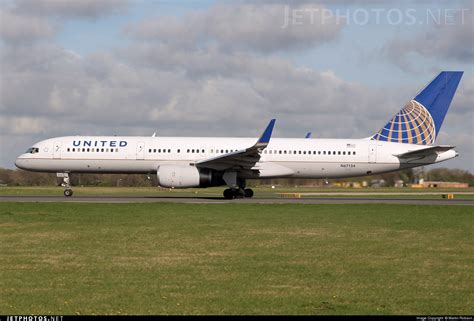 N67134 Boeing 757 224 United Airlines Martin Robson JetPhotos