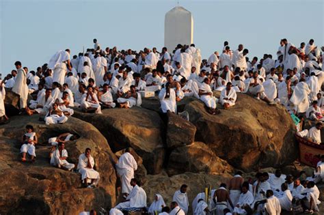 أجمل صور الحجاج على صعيد جبل عرفة عالم الصور