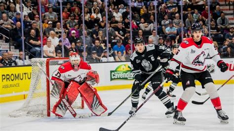 A tale of 2 teams as Olympiques wage battle, 67's watch | CBC News