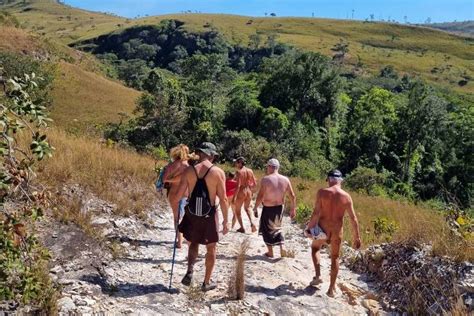 Naturismo renasce e ganha adeptos para trilhas no país 27 10 2022 É