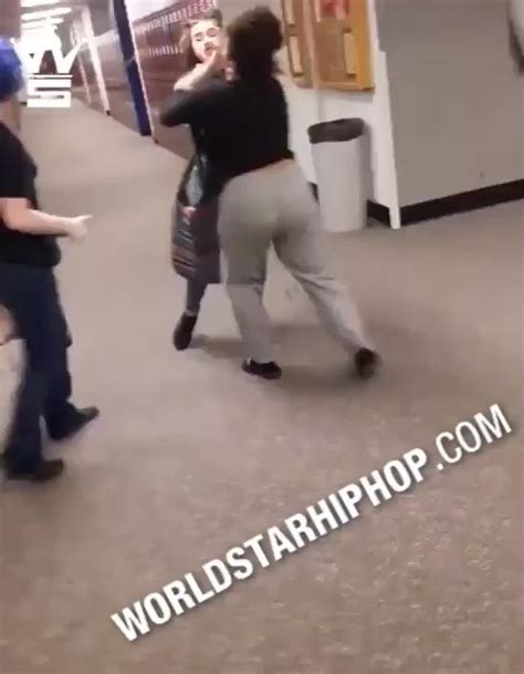 Daily School Fights 🥊 On Twitter She Assaulted The Teacher That Broke Up The Fight