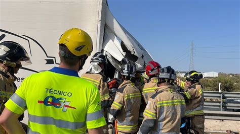 Cinco Heridos En Una Colisión Entre Un Camión Y Un Autobús En La A 30 A Su Paso Por Murcia Orm