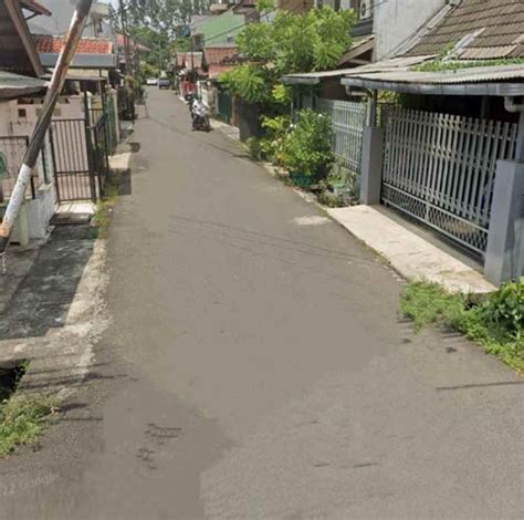 Rumah Hook Anti Banjir Di Komplek Duren Sawit Baru