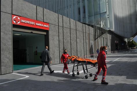 Milano Morto Il Medico Colpito Alla Testa Con Un Machete Mantovauno It