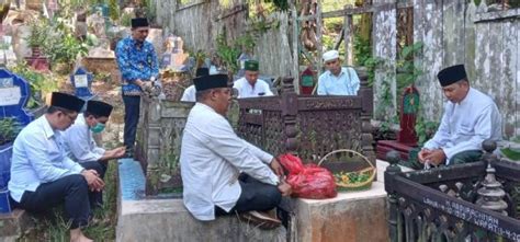 Ziarah Makam Muassis NU Membuka Peringatan Hari Santri 2023 Di PWNU