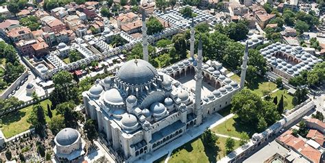 10 Most Beautiful and Impressive Mosques In İstanbul To Visit