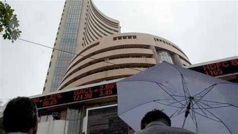 Sensex Tumbles 502 Points To Settle At 58 909 Nifty Closes In Red At