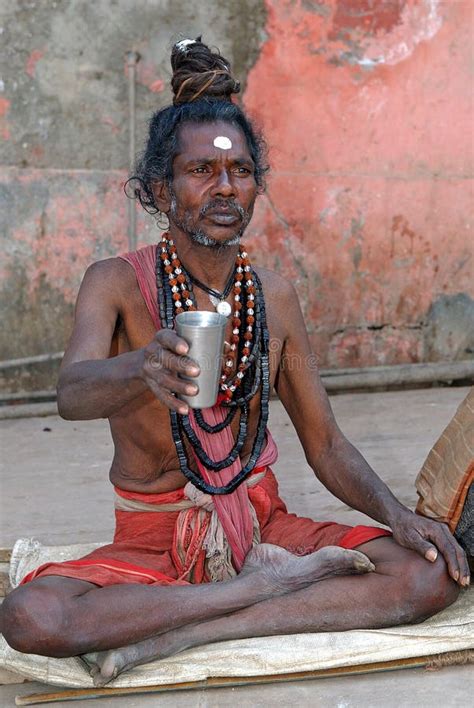 Sadhu Indiano Foto De Stock Editorial Imagem De Ocre 18705618