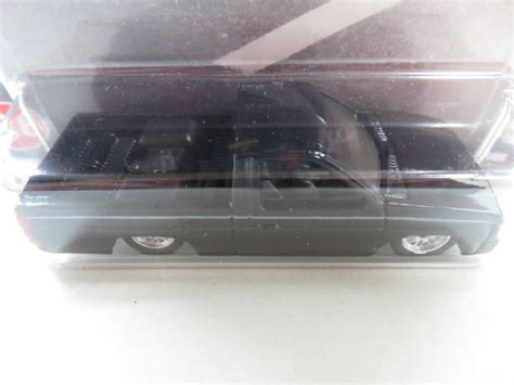 HOT WHEELS PREMIUM CUSTOM NISSAN HARDBODY D BOULEVARD 乗用車 売買されたオークション情報yahooの商品情報