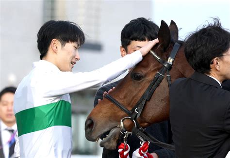 「会心の逃げ切りでした」ウィリアムバローズがウシュバを1馬身封じて快勝／日本テレビ盃 共通 競馬写真ニュース 日刊スポーツ