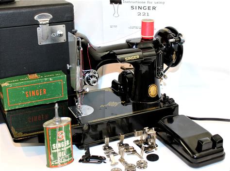 1952 Singer 221 Featherweight Sewing Machine Cleaned And Serviced