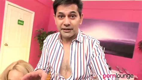 Glam Babes In Bikinis Suck And Fuck